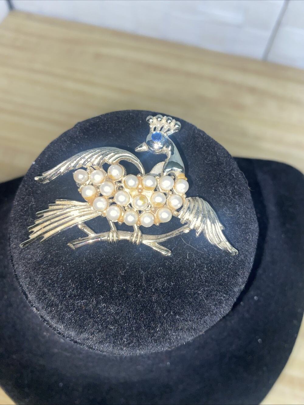CORO Silver Tone Faux Pearl BROOCH PIN Bird 2.25” X 1-5/8”